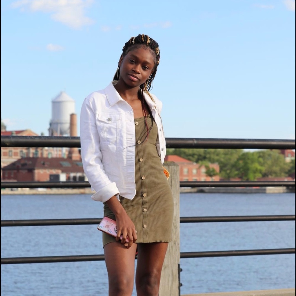 Meet your Posher, Olivia